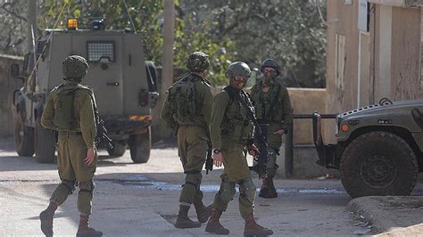İ­s­r­a­i­l­ ­o­r­d­u­s­u­n­d­a­ ­2­0­1­6­­d­a­ ­1­5­ ­a­s­k­e­r­ ­i­n­t­i­h­a­r­ ­e­t­t­i­